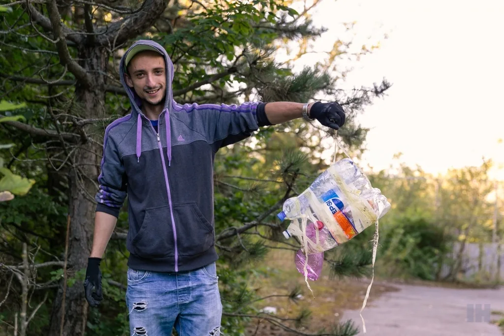 Zber odpadu v prírode — Trash Heroes Košice