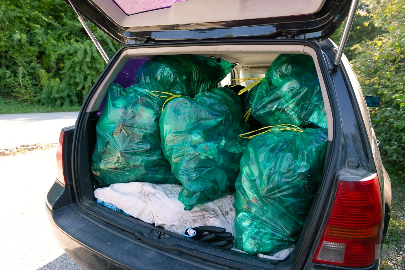 Účastníci zbierky Trash Heroes Košice
